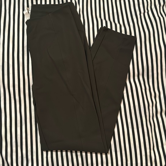 NWOT Lululemon Pants - Picture 1 of 3